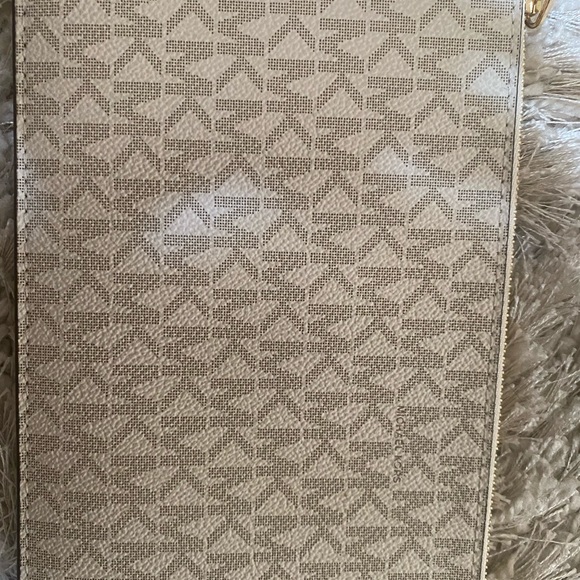 SOLD**Michael Kors Wristlet - Picture 4 of 4
